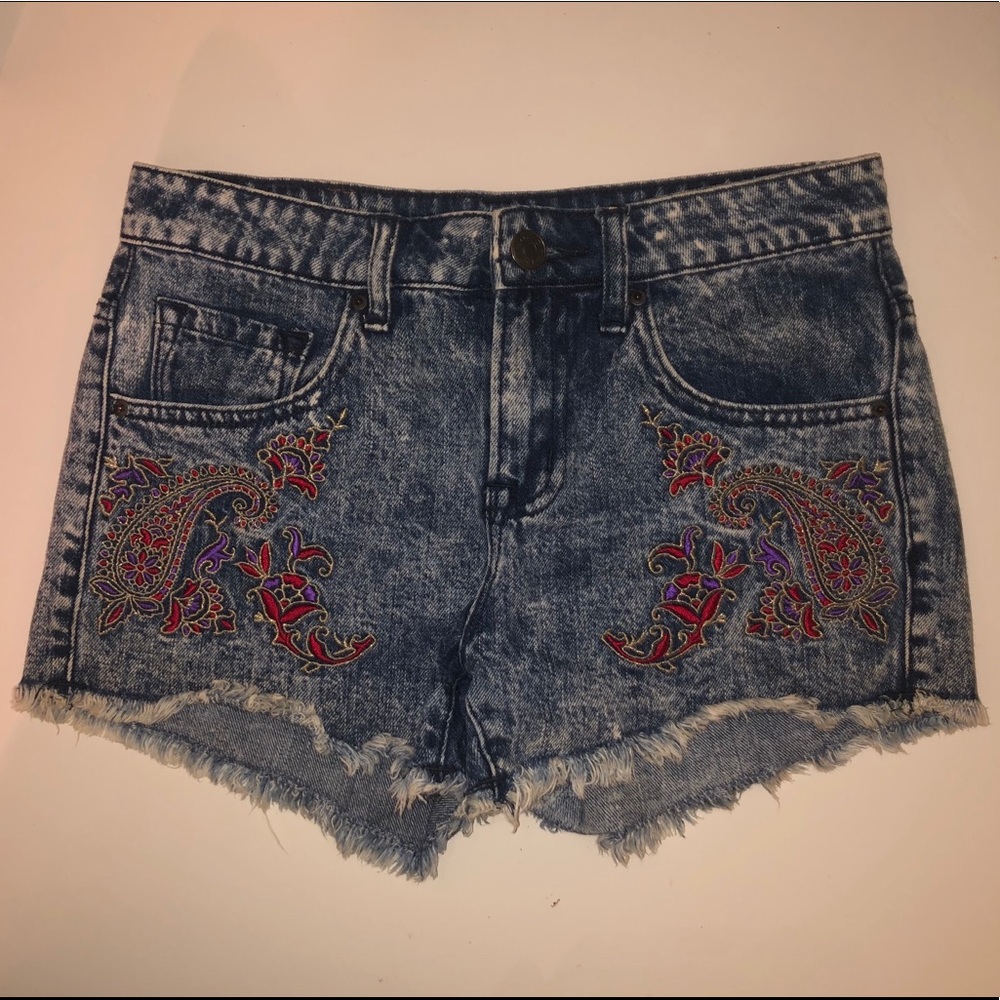 BDG Mid Rise Embroidered Distressed Shorts